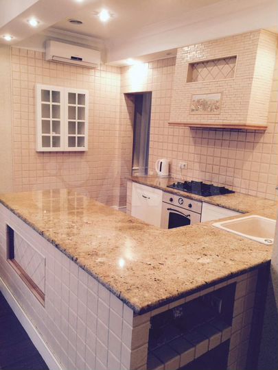 Коттедж 212 м² на участке 4 сот.