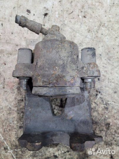 Суппорт передний левый Volkswagen Golf 5K1 cgga