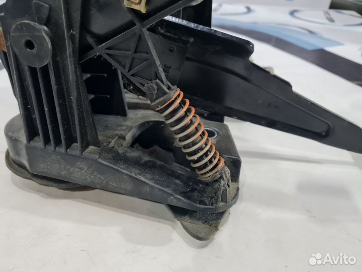 Педальный узел peugeot 407 (DBE17IZ01)