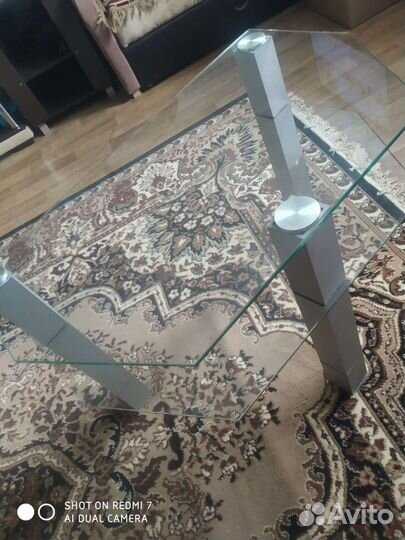 Стеклянная тумба под тв
