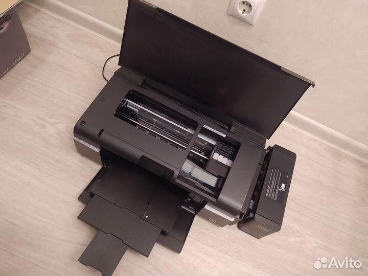 Принтер струйный Epson L805 на запчасти, засох