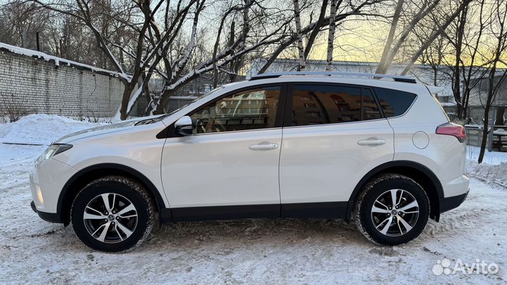 Toyota RAV4 2.0 CVT, 2016, 240 000 км