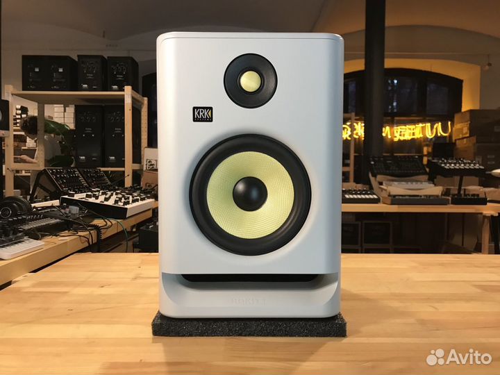 KRK rokit 7 RP7G4WN White