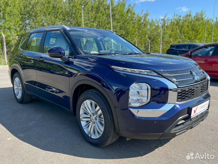 Mitsubishi Outlander 2.5 CVT, 2022, 30 км