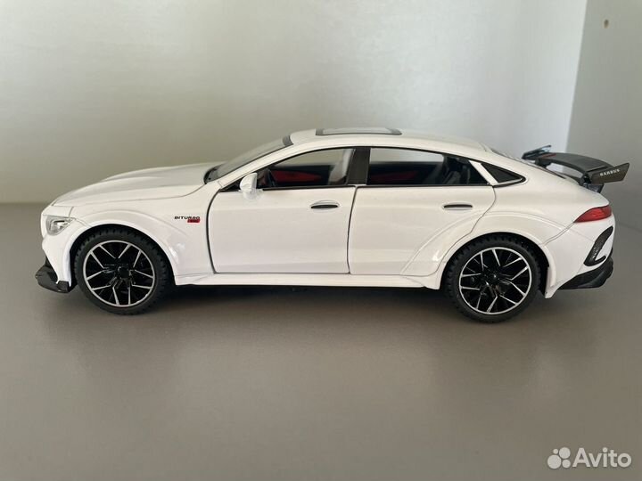 Коллекционная машинка Mercedes-Benz AMG GT 1:24