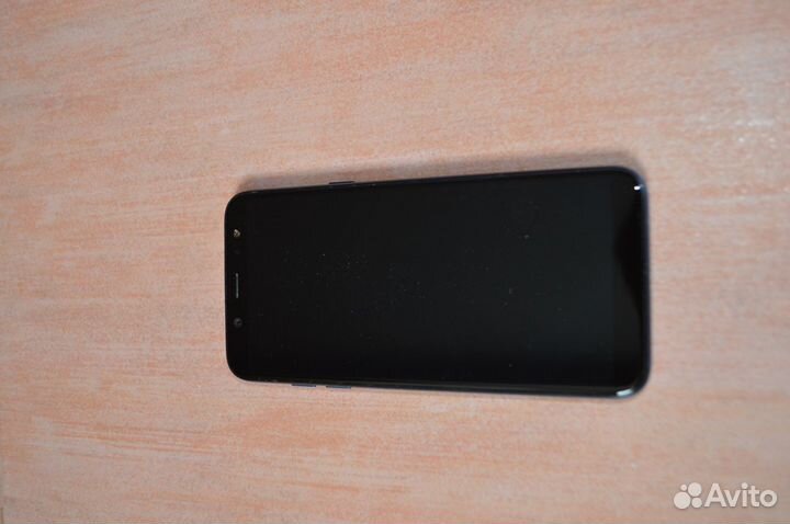Samsung Galaxy A6, 4/32 ГБ