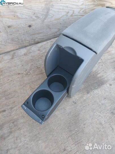 Центральный подлокотник Toyota Prius 2 NHW20 2006