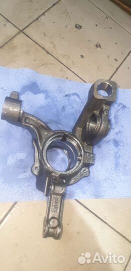 Кулак задний правый renault duster