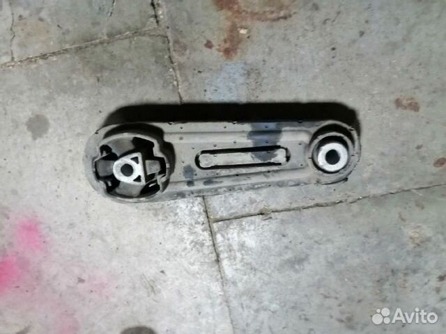 Опора двигателя задняя Renault Sandero