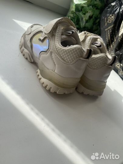 Кроссовки для девочки