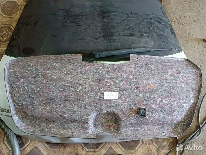 Обивка крышки багажника skoda rapid