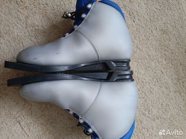 Лыжные ботинки 36