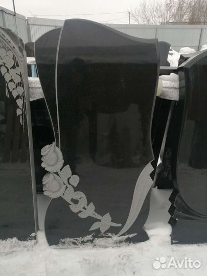 Памятник гранит