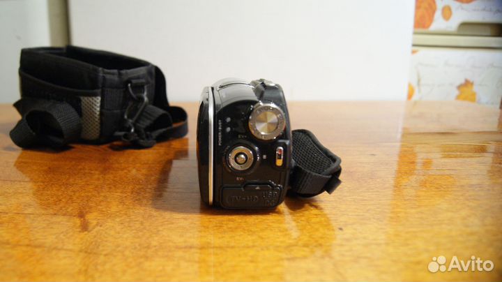 Цифровая видеокамера