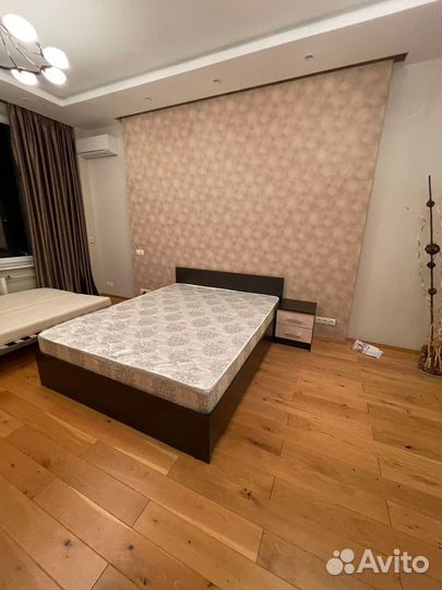 Кровать с матрасом