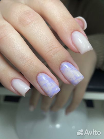 Модель на маникюр