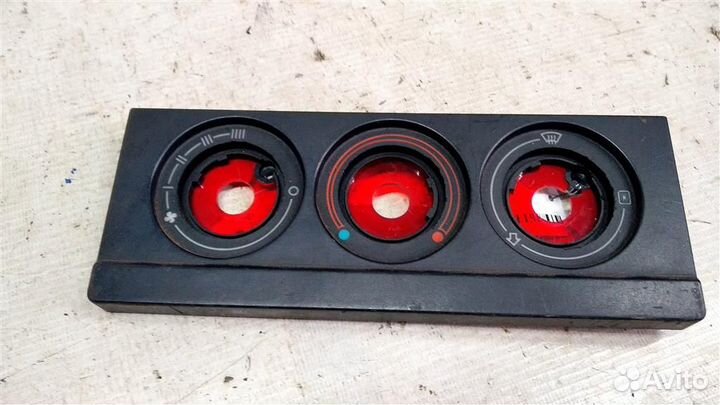 Рамка переключателя печки Audi 80 B3 86-91г