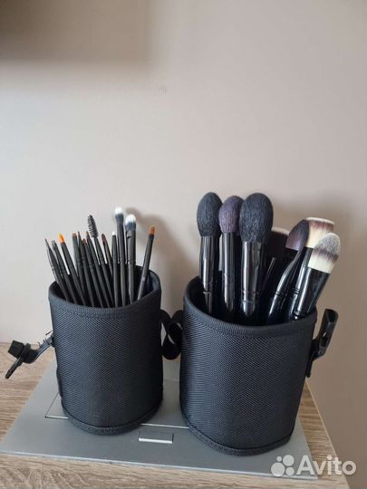 Новый набор кистей manly в тубусе