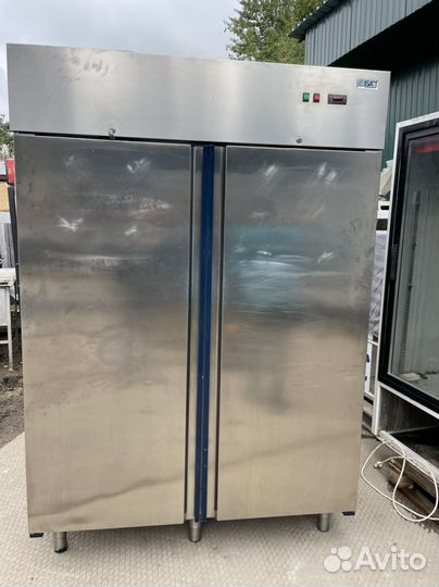 Холодильный шкаф