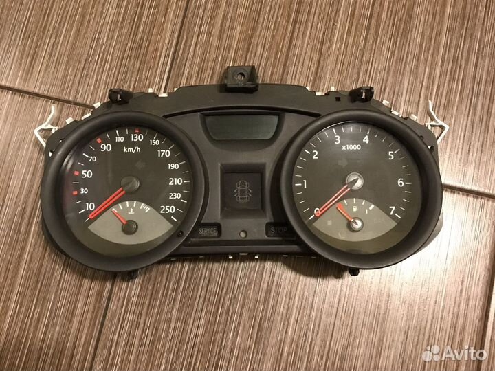 Приборная панель Рено Меган 2