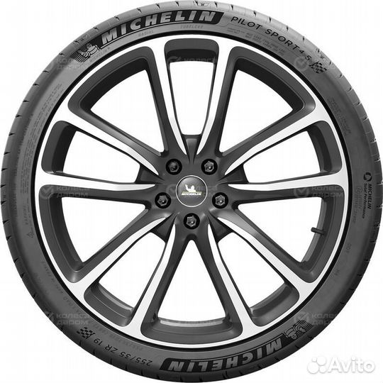 Michelin Pilot Sport 4 S 285/25 R22 95Y