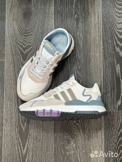 Кроссовки женские Adidas Nite Jogger