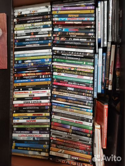 Коллекция DVD дисков с фильмами разных лет