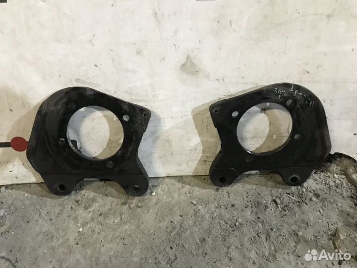 Скоба суппорта Opel Astra J (2009—2012)