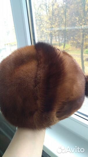 Берет из норки