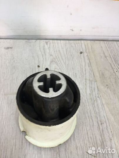 Сайлентблок балки Renault scenic 2