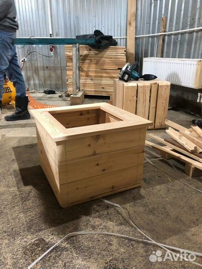 Кашпо для деревьев и цветов из лиственницы Классик