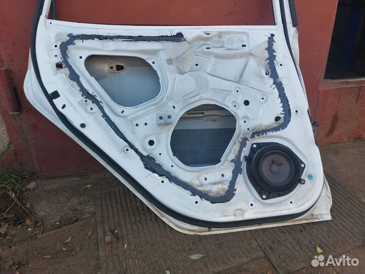 Дверь задняя левая Hyundai Solaris 1 седан 2015г