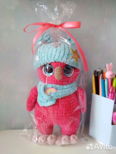 Вязаная совушка в шапке