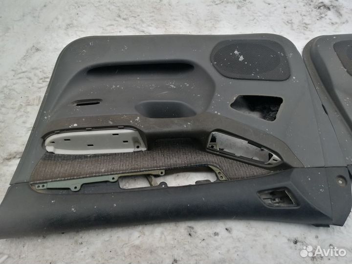 Обшивка передней двери Toyota LC Prado 120