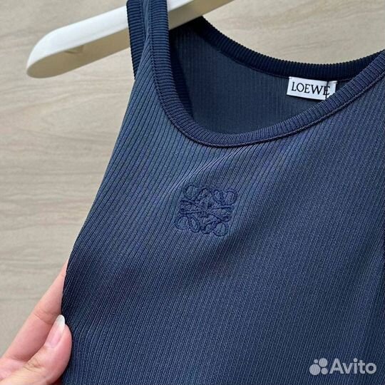 Шелковая майка Loewe