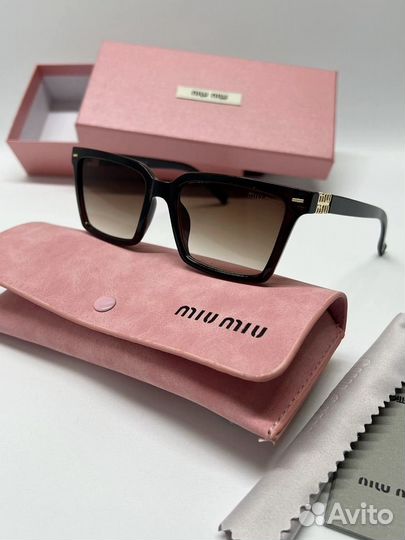 Солнцезащитные очки miu miu