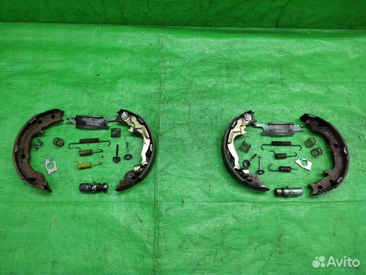Колодки ручного тормоза Dodge Caliber/Jeep Compass