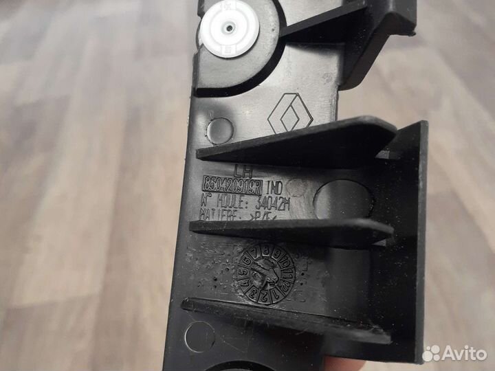 Направляющая заднего бампера левая logan (2005)