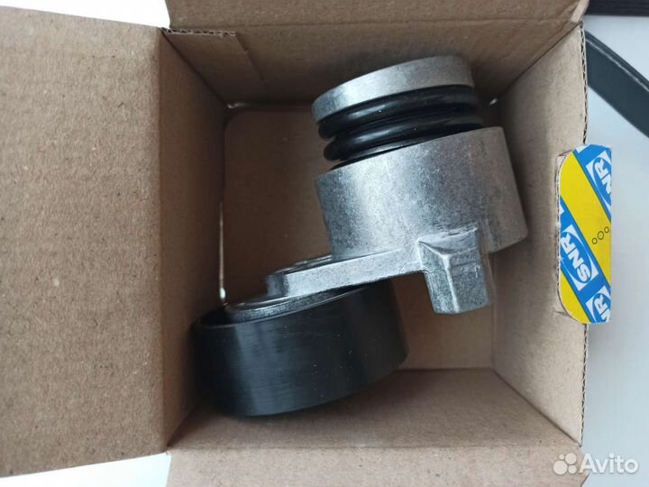 Натяжитель с роликом и ремень поликлиновой