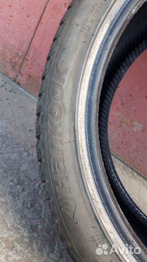 Hankook Winter I'Cept iZ 2 W616 245/40 R19