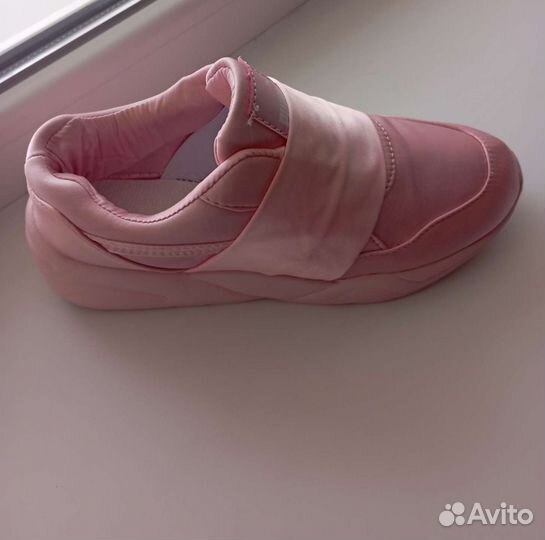 Кроссовки