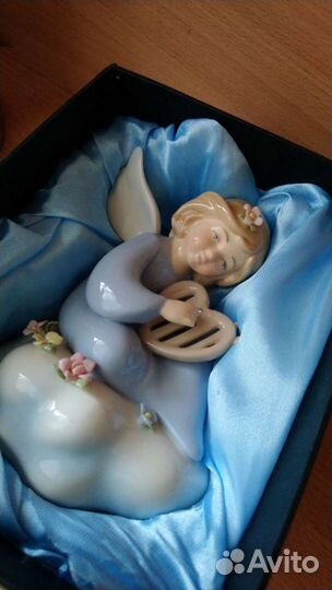 Новая фарфоровая статуэтка Ангел