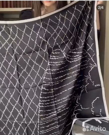 Платок Chanel шелковый