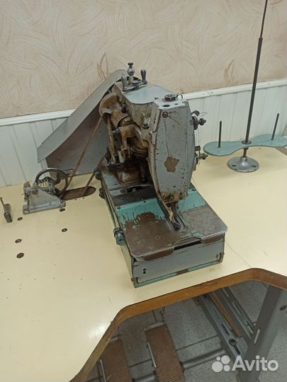 Петельная швейная машина бу