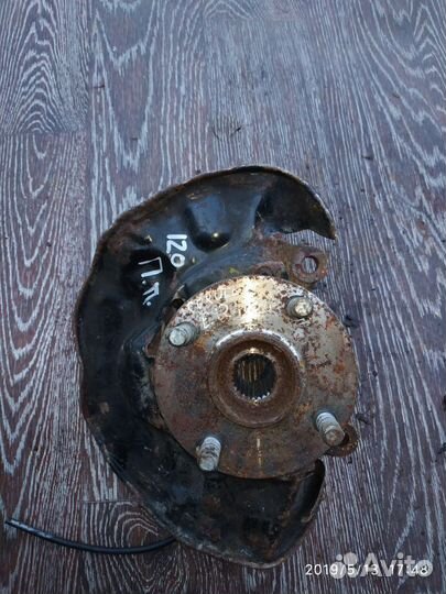 Цапфа для Toyota Corolla E12 2001-2007