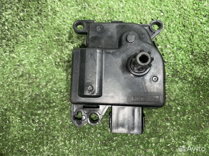 Моторчики заслонок печки Jeep Grand Cherokee WK2