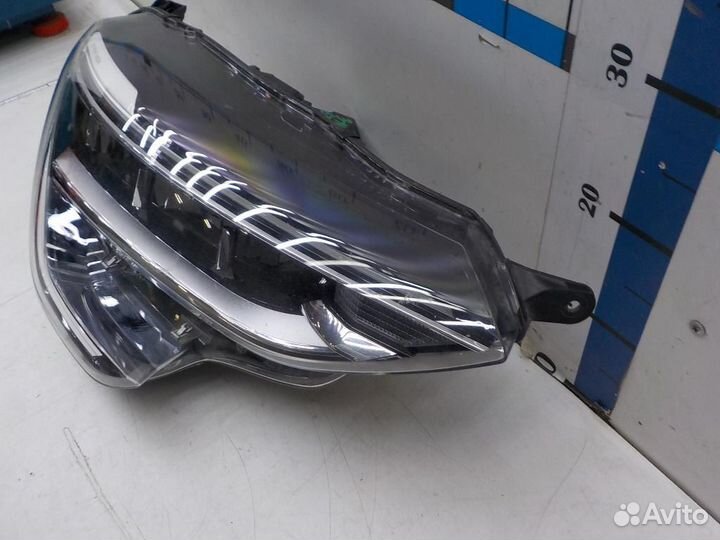 Фара правая Renault Arkana