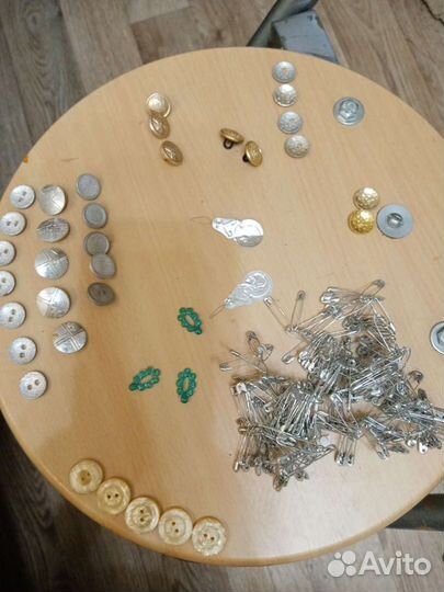 Пуговицы обычные и для джинц, набойки для ботинок