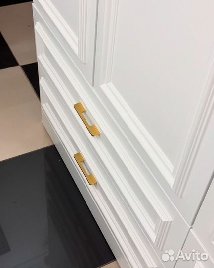 Шкаф распашной