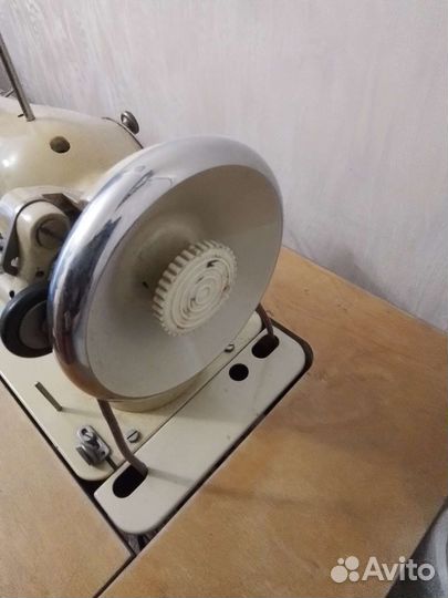 Швейная машина tikka